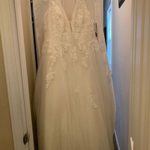 Oleg Cassini size 22 wedding dress